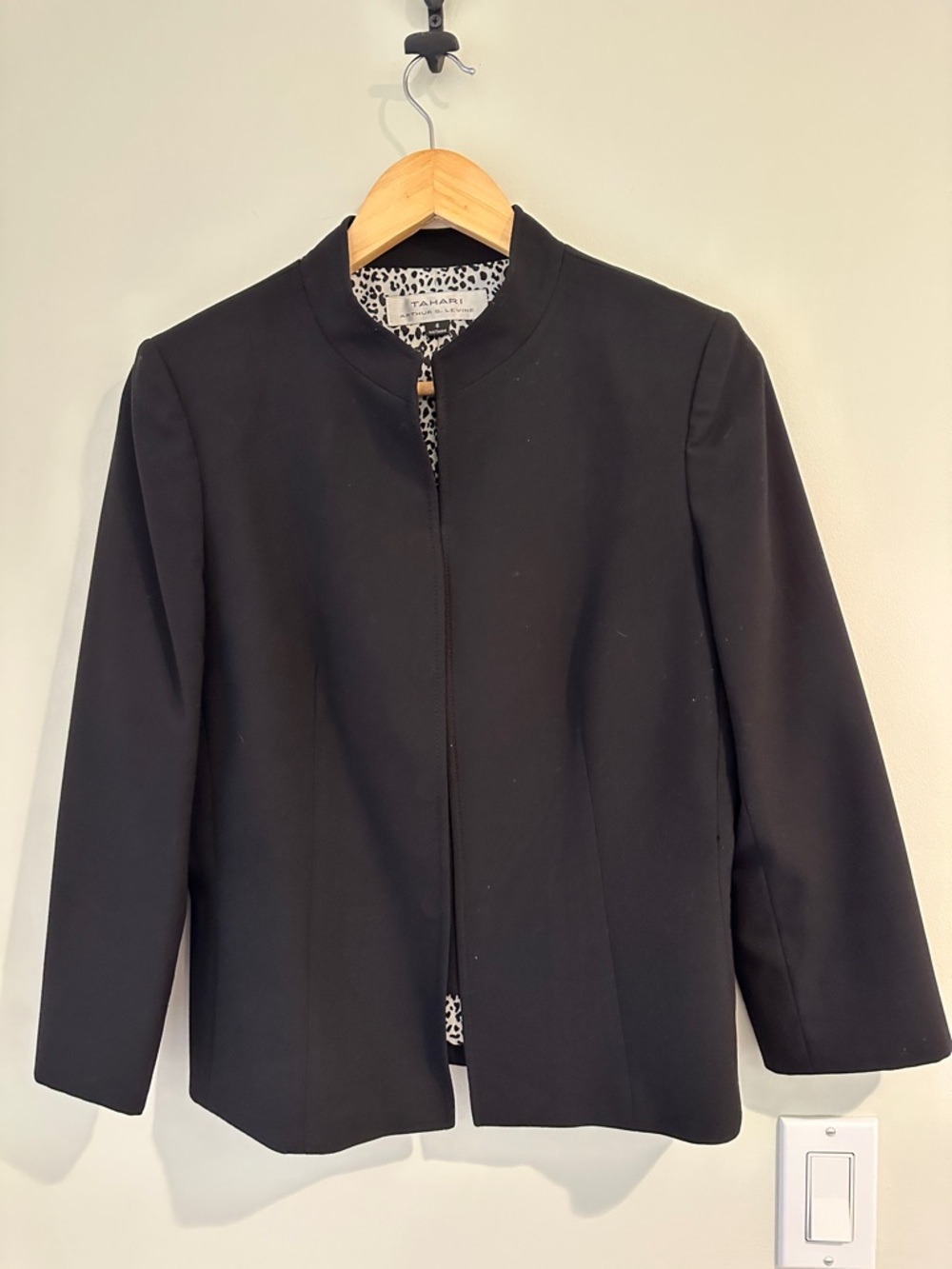 Tahari Black Collarless Women's Jacket with Leopard Lining